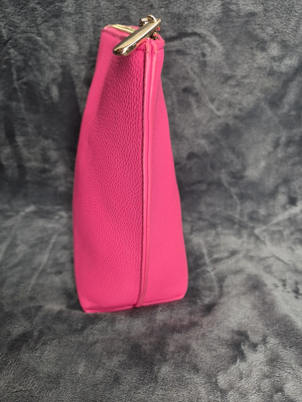 ALICE WHEELER LONDON BRIGHT PINK LEATHER LOOK CLUTCH MAKE UP TRAVEL  HANDBAG